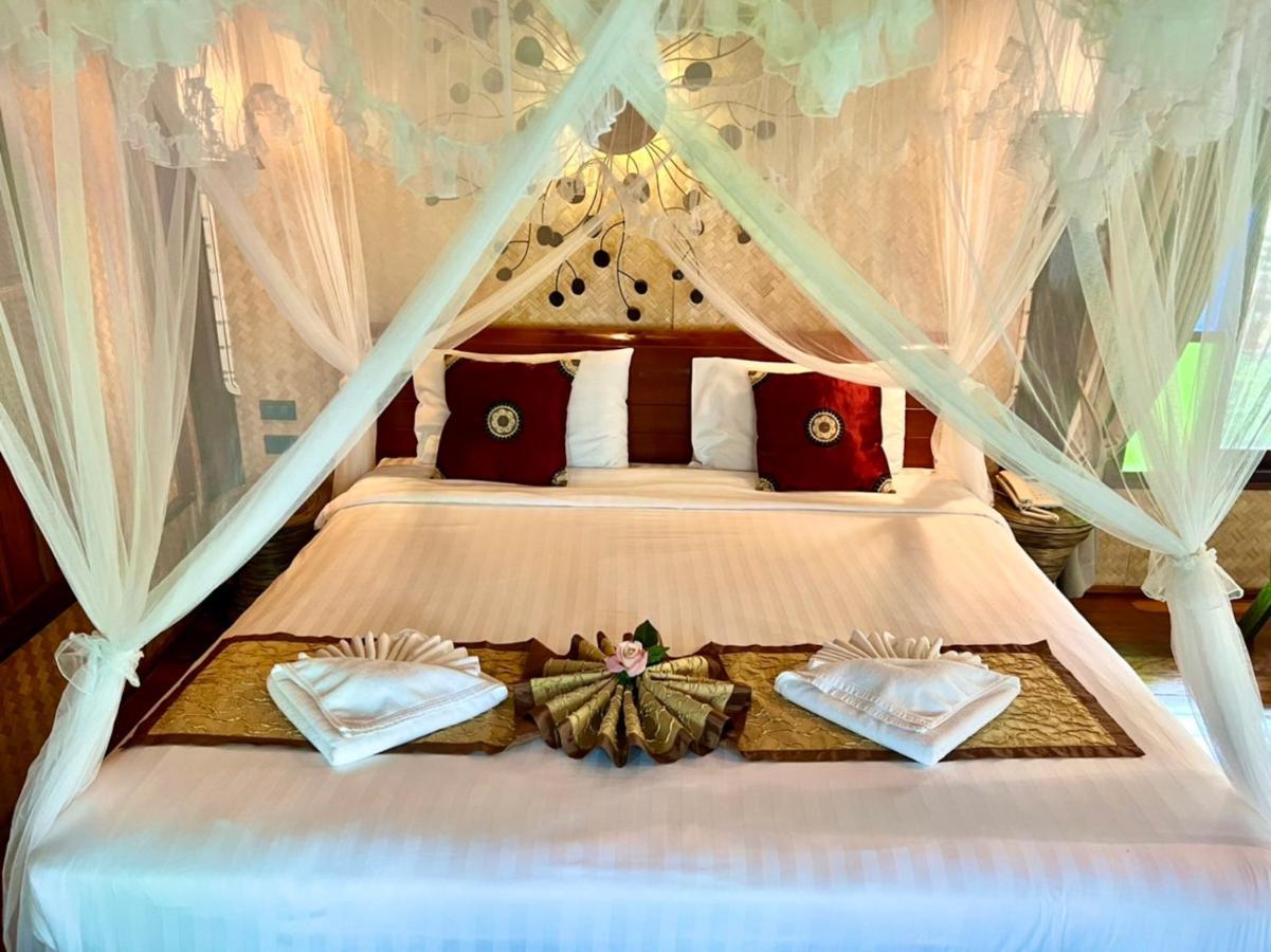 Bora Bora Villa Phuket Chalong Exterior photo