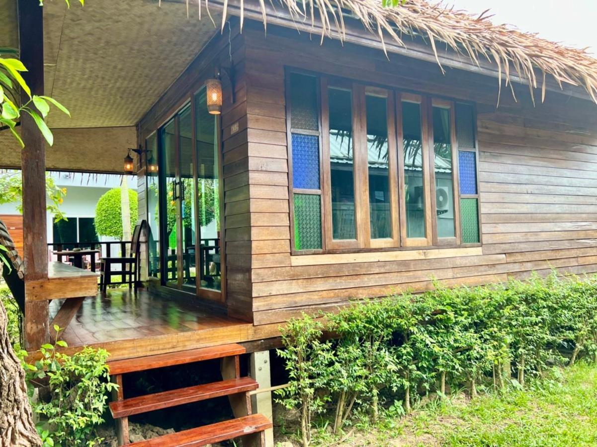 Bora Bora Villa Phuket Chalong Exterior photo