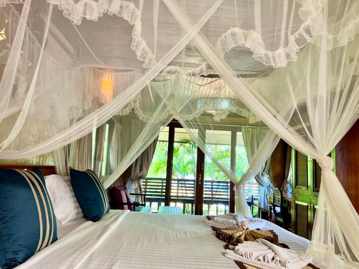 Bora Bora Villa Phuket Chalong Exterior photo
